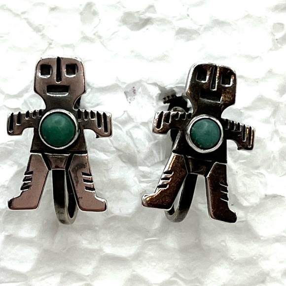 Kachina Vintage Sterling Silver Earrings with Blue  Screw Back Miniature 925 - Picture 1 of 11